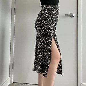 High-waisted satin effect side slit midi skirt with side ruching